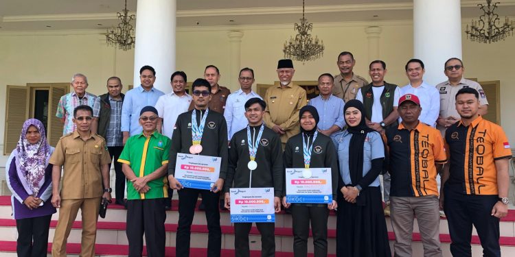 Gubernur Mahyeldi Apresiasi Atlet Sumbar Peraih Medali SEA Games 2025