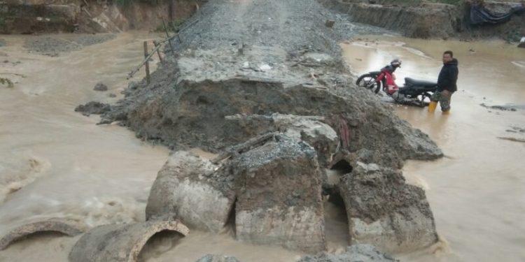 Jembatan Darurat di Bancah Maninjau Kembali Rusak, Akses Terputus Ke Sungai Batang