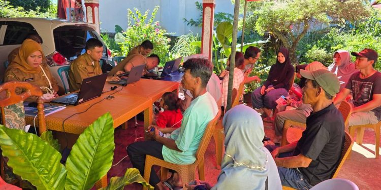 Layani Korban Banjir Kehilangan Dokumen, Disdukcapil Padang Buka Posko