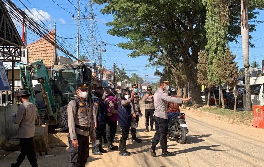 Pembersihan Jalan Jalur Unand, Polsek Pauh Jaga Arus Lalu Lintas
