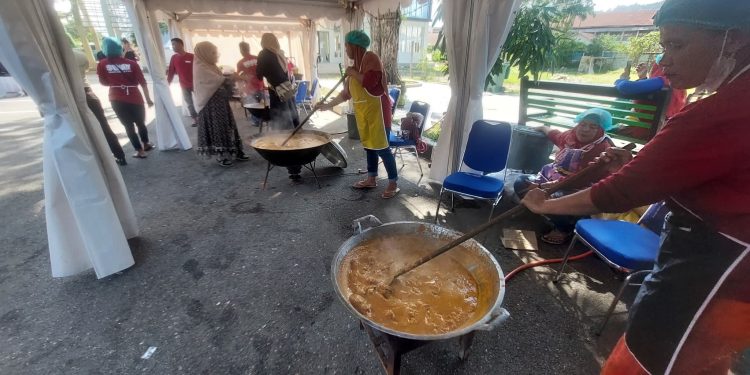 200 Kg Rendang Disebar di Empat Kecamatan di Kota Padang