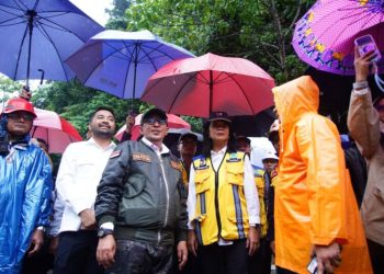 Komisi V DPR RI dan Wamen PU Tinjau Kondisi Lembah Anai