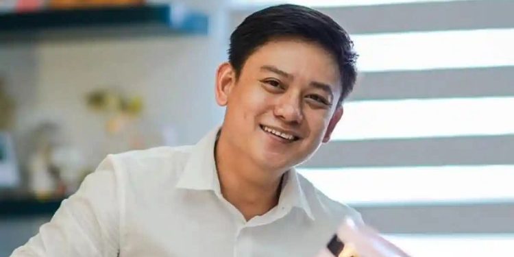 Mr Bobon Santoso Masak Besar Bagi Korban Banjir di Padang, Siapkan 10.000 Porsi Sehari