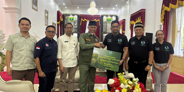 Meti untuk Negeri: Penyerahan Bantuan Kemanusiaan untuk Korban Bencana Alam di Sumbar