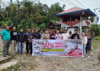 Pemuda Pasa Balai Kudu Berikan Bantuan Uang Tunai untuk Korban Galado Malalak