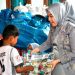 Ketua Dekranasda Padang Bawa Mainan dan Bantuan ke Posko Bencana Guo, Anak-Anak Gembira