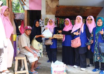 Ringankan Beban Warga, GOW Payakumbuh Serahkan Bantuan untuk Korban Bencana