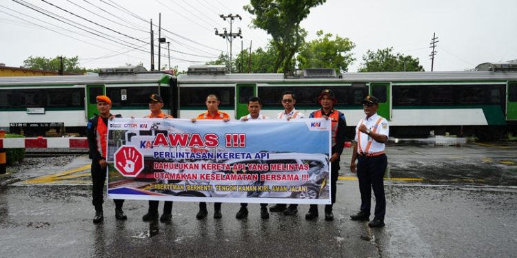 Awal Tahun 2026, KAI Divre II Sumbar Kembali Imbau Masyarakat Tingkatkan Keselamatan di Perlintasan Sebidang KA
