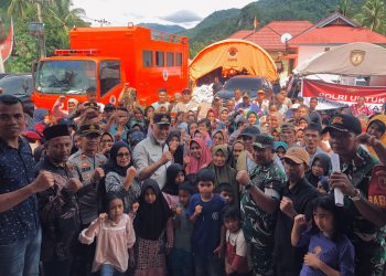 Gubernur Mahyeldi Tinjau Pengungsian Korban Bencana di Bayang Utara