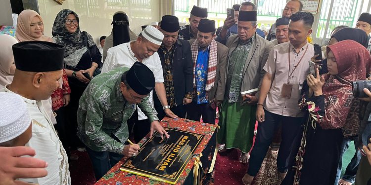 Masjid Ilham Koto Lalang Diresmikan, Wawako Maigus Nasir Tekankan Pentingnya Penguatan Agama dan Budaya