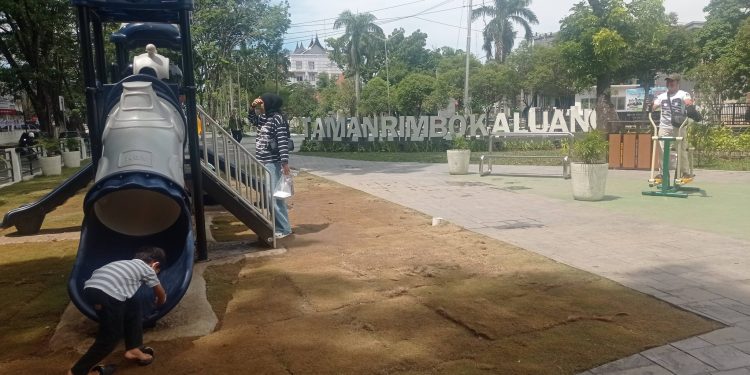 Taman Rimbo Kaluang dan Aliran Kenangan Jadi Oase Hijau Warga Padang