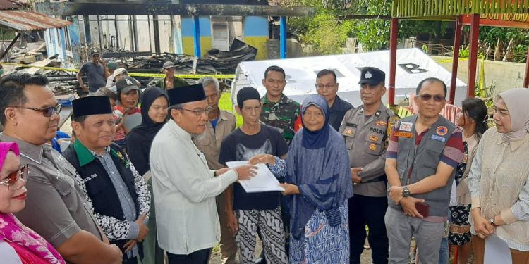 Rumah Hangus Terbakar, Pemko Padang Bergerak Cepat Salurkan Bantuan