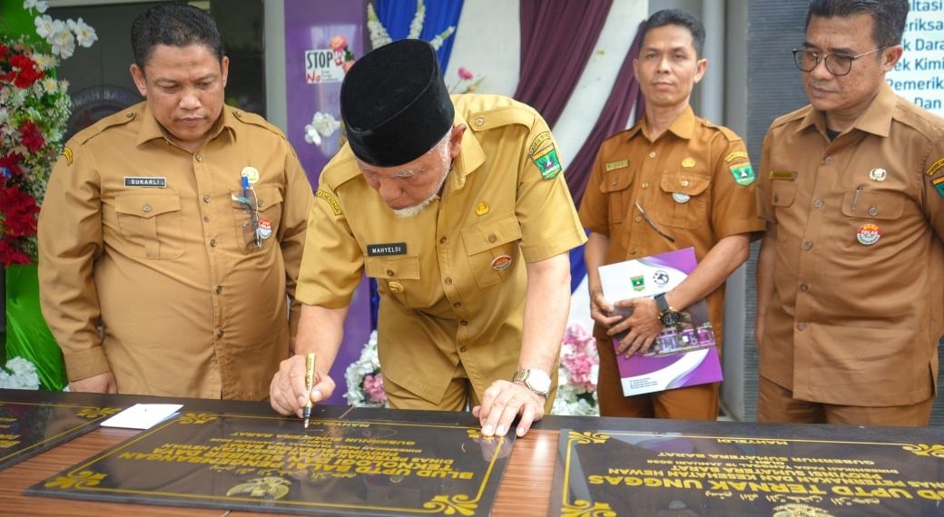 Gubernur Mahyeldi Resmikan BLUD Tiga UPTD Peternakan Sumbar