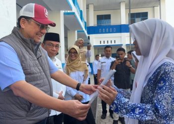 Irman Gusman Salurkan PIP Rp1,2 Miliar untuk 2.008 Siswa SD hingga SMK di Sumbar