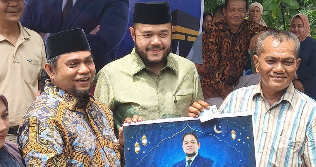 Berbagi 50 Ton Beras di Lubuk Kilangan, Wali Kota Padang Apresiasi Kepedulian Dani Faisal
