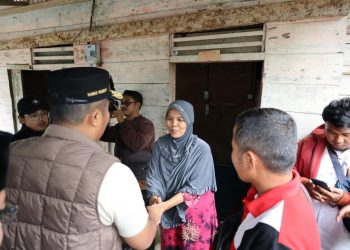 Wagub Sumbar Serahkan Bantuan Bedah Rumah untuk Warga Tigo Nagari Pasaman