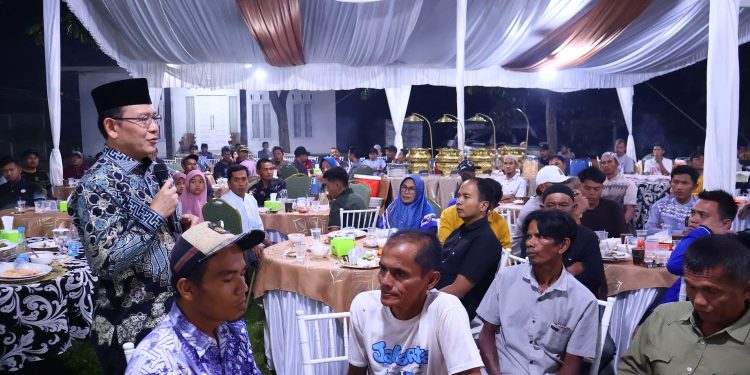 Wali Kota Payakumbuh Buka Puasa Bersama Sambil Serap Aspirasi Petugas Kebersihan