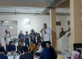 Wali Kota Padang Berbuka Bersama Warga Huntara Lubuk Buaya