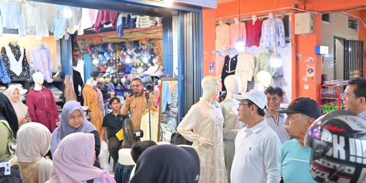 Wali Kota Zulmaeta Tinjau Pasar Payakumbuh Pastikan Ekonomi Aman Menjelang Lebaran