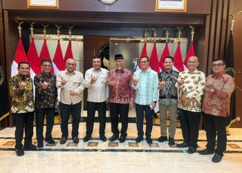 Perkuat Sinergi Pusat-Daerah, Gubernur Mahyeldi Audiensi dengan Menko Polkam