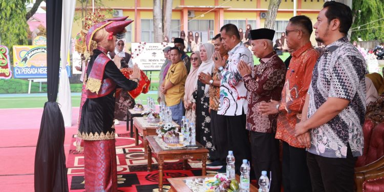 Wawako Elzadaswarman Hadiri Perpisahan Siswa Kelas XII SMA Negeri 3 Payakumbuh