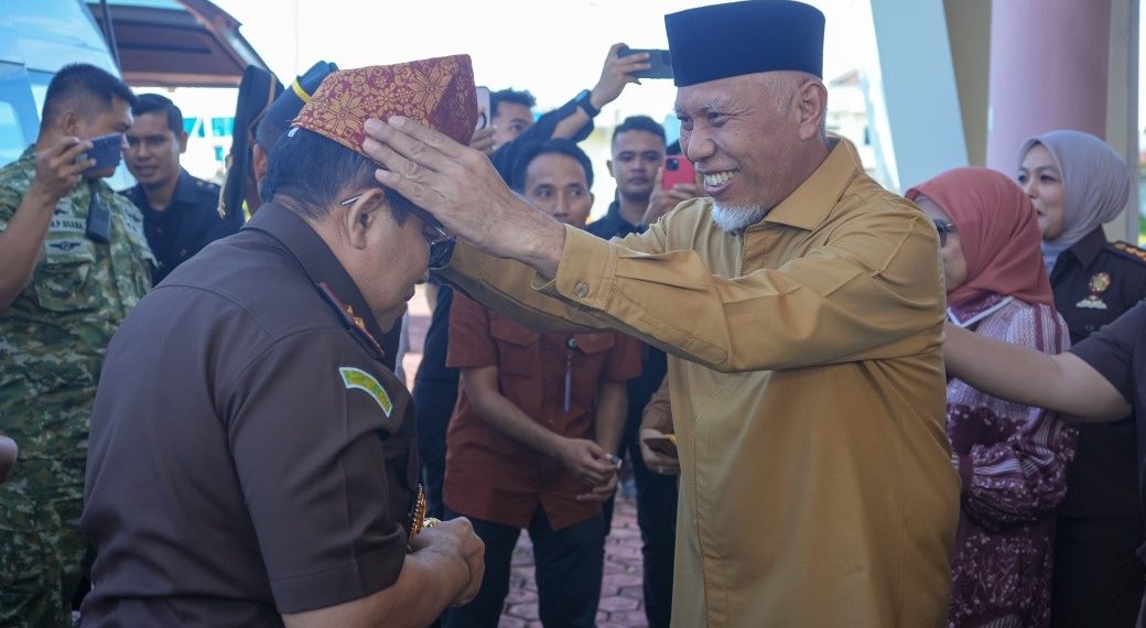 Gubernur Mahyeldi Sambut Kedatangan Dedie Tri Hariyadi Sebagai Kajati Sumbar yang Baru