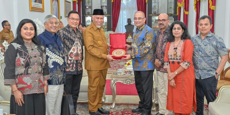 Mahyeldi dan Dubes India Bahas Hilirisasi Gambir hingga Kerja Sama Pendidikan