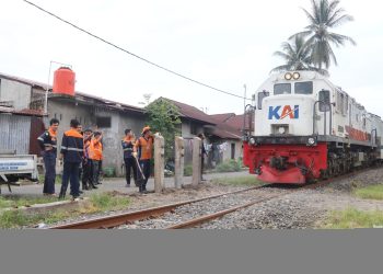 Tekan Risiko Kecelakaan, KAI Divre II Sumbar Kembali Tutup Perlintasan Liar di Padang Pariaman