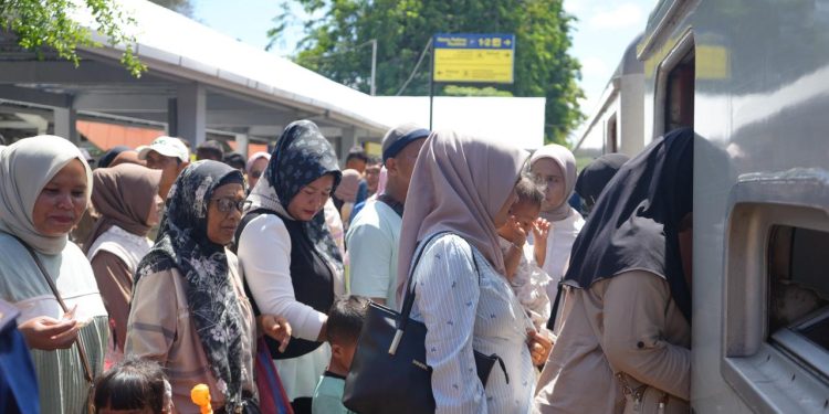 Hari Asyura, KA Pariaman Ekspres Layani 6.082 Pelanggan, Okupansi Tembus 143%