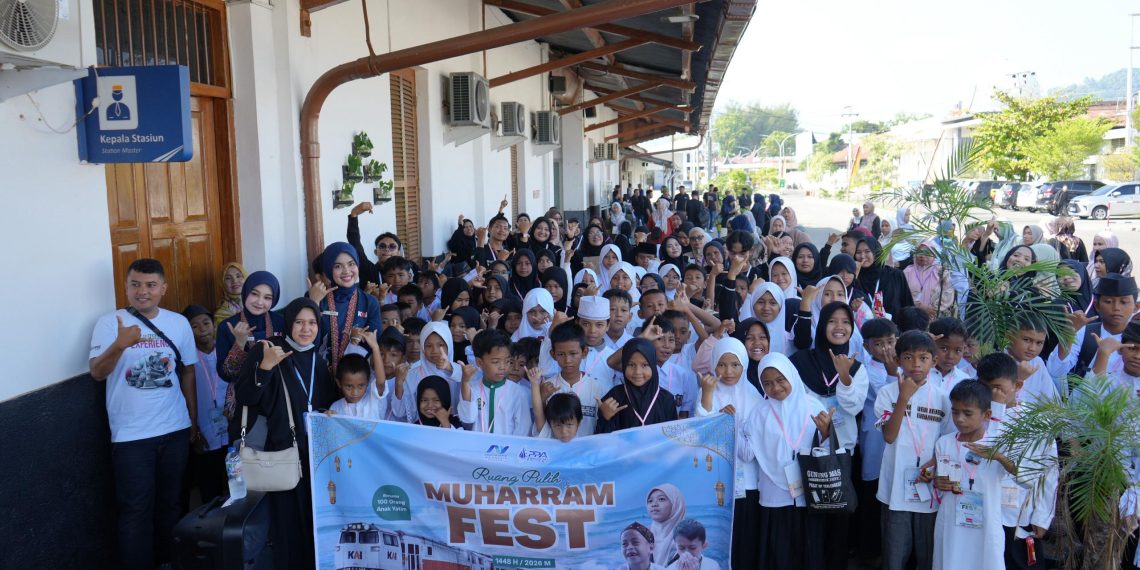 Kolaborasi KAI Divre II Sumbar dan YAI Padang Bahagiakan Ratusan Anak Yatim