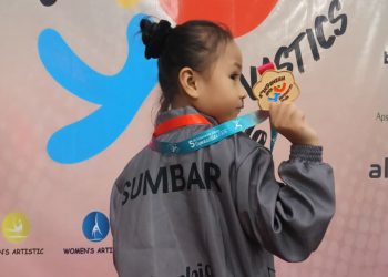 Atlet Muda Payakumbuh Alesha Alicia Novea Raih Emas Gymnastics Indonesia
