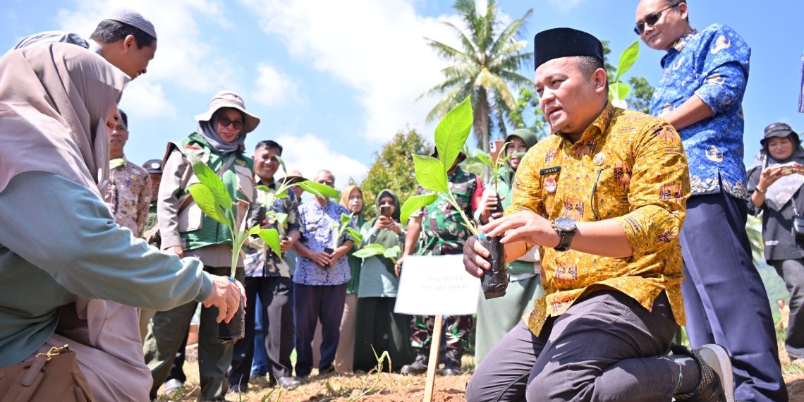 Dukung Program MBG, Pemko Payakumbuh Gelar Gerakan Tanam Pisang Serentak