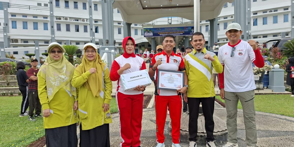 Raih Predikat Terbaik III, Primkoppol Polres Limapuluh Kota Terima Penghargaan di HUT Koperasi