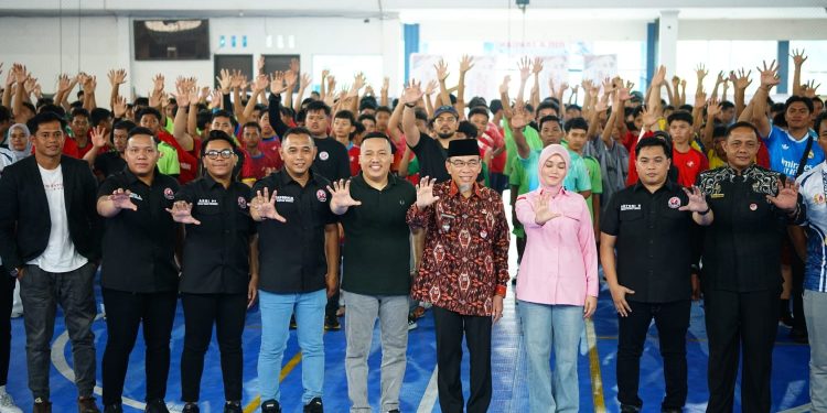 Dibuka Anggota DPD RI Cerint Iralloza Tasya, Turnamen Bola Tangan U-17 Kota Padang Berlangsung Meriah